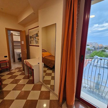 Hotel Fiorella セニガッリア エクステリア 写真