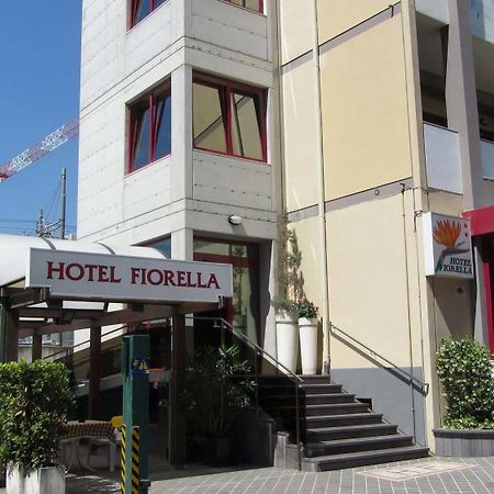 Hotel Fiorella セニガッリア エクステリア 写真