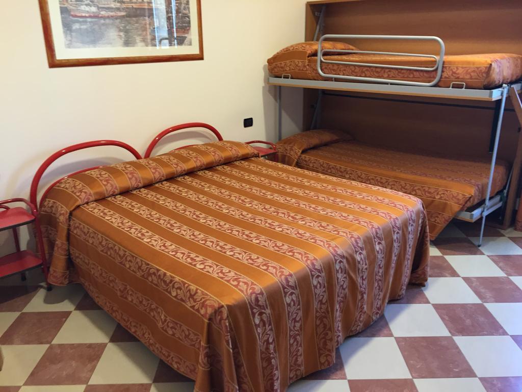 Hotel Fiorella セニガッリア 部屋 写真